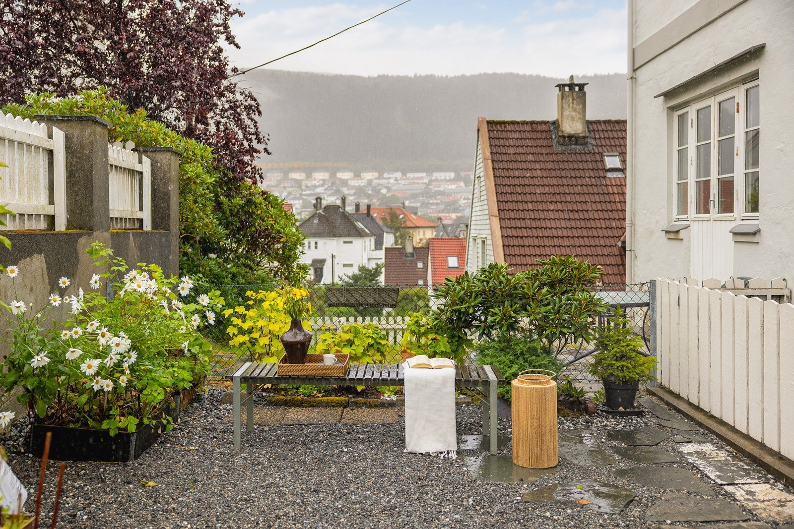 Flott opparbeidet fellesområde på baksiden av bygget Galleribilde