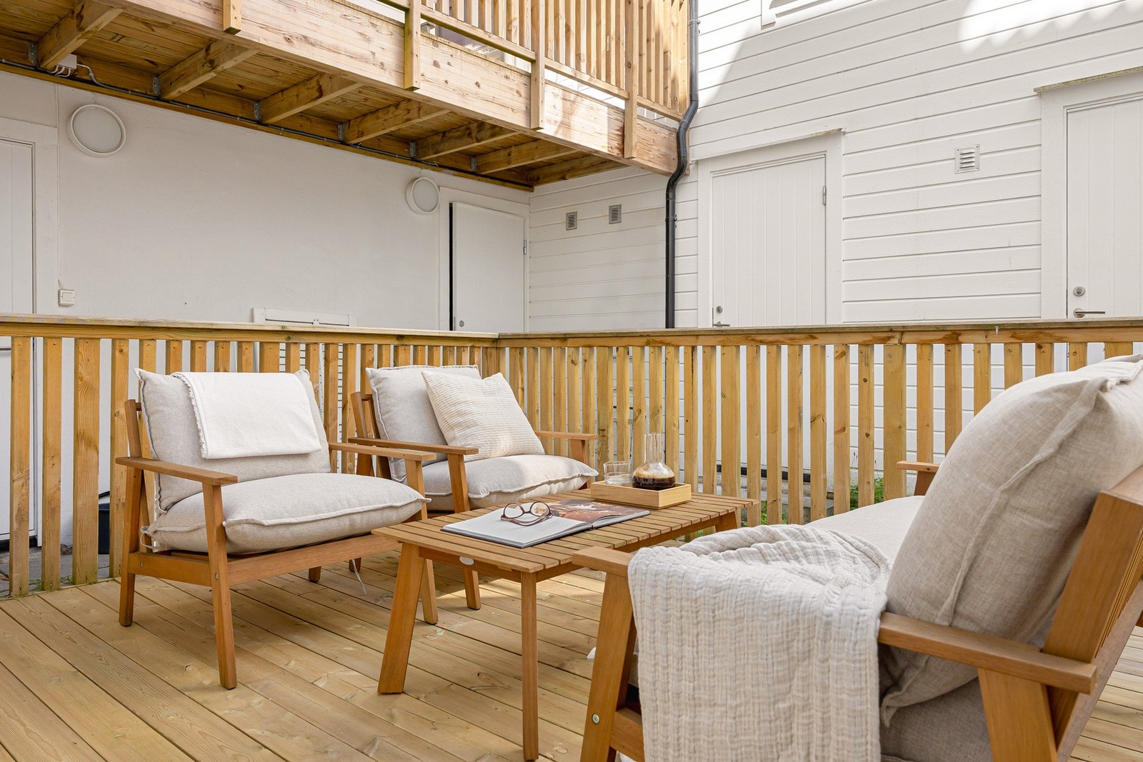 Uteplassen ligger i bakgården. Galleribilde