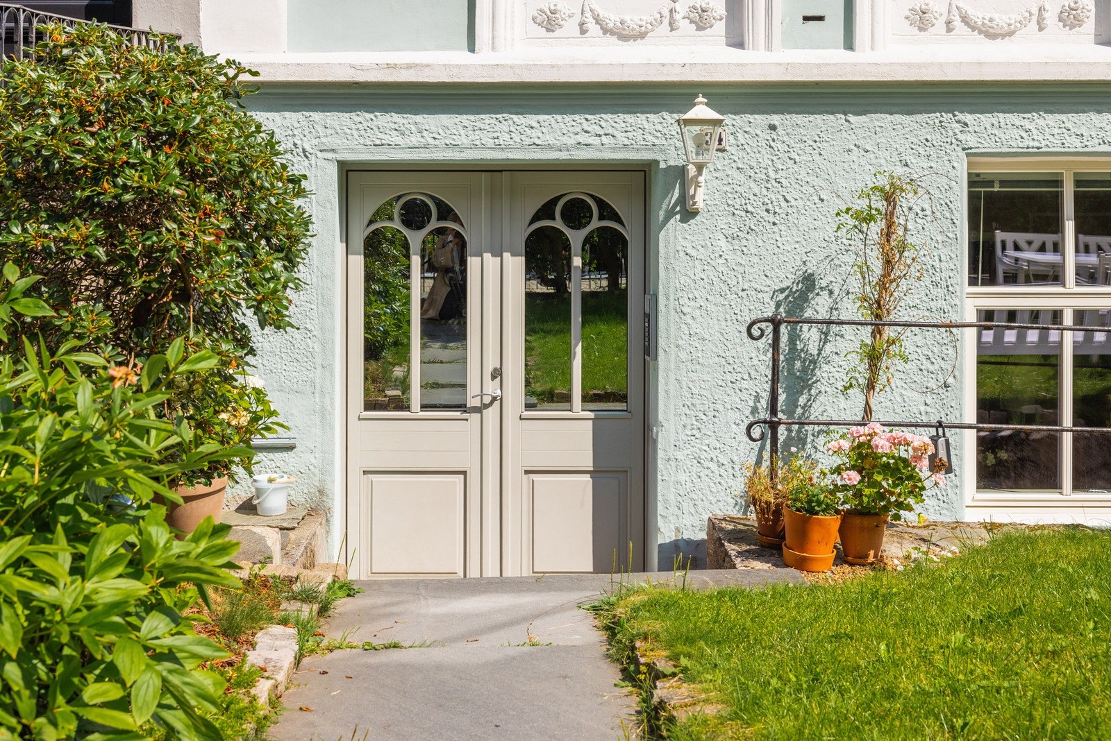 Leiligheten ligger i en ærverdig bygård. Galleribilde