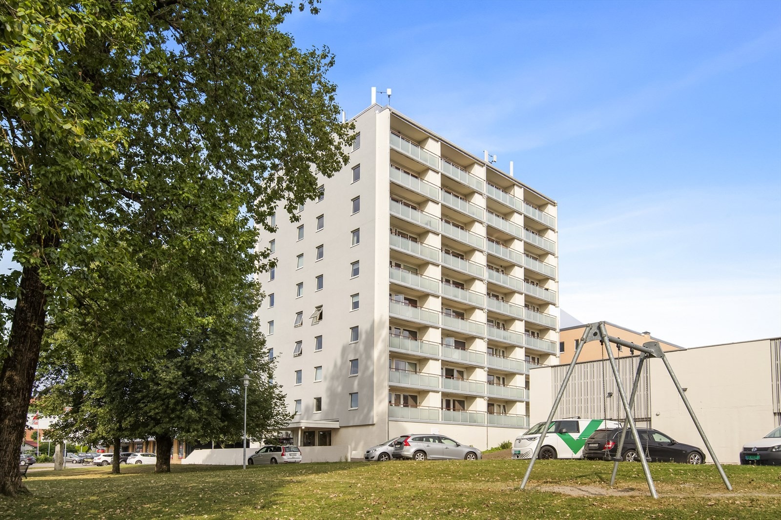 Selv om beliggenheten er så sentral, er boligen plassert i et rolig og hyggelig nabolag. Galleribilde