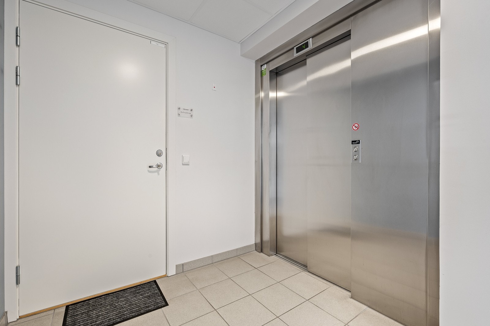 Heis til alle etasjer i bygget Galleribilde