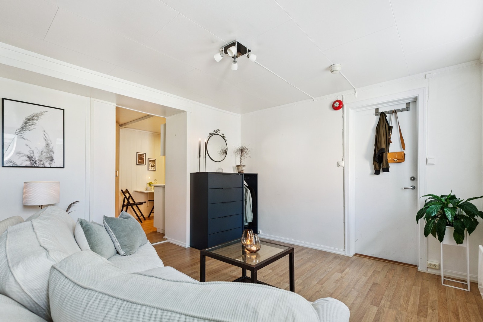 Her bor man tilbaketrukket, men samtidig sentralt med kort vei til både dagligvarebutikker og kollektivforbindelser. Galleribilde