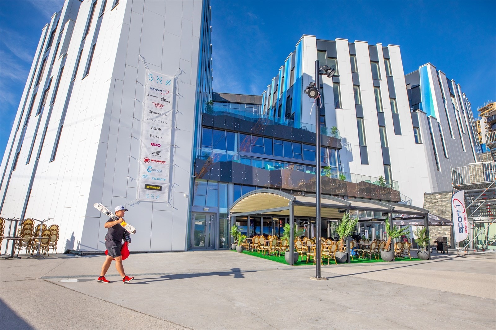 Kun få minutter gange unna eiendommen, finner du verdens råeste helårsarena for snøopplevelser - SNØ. Galleribilde