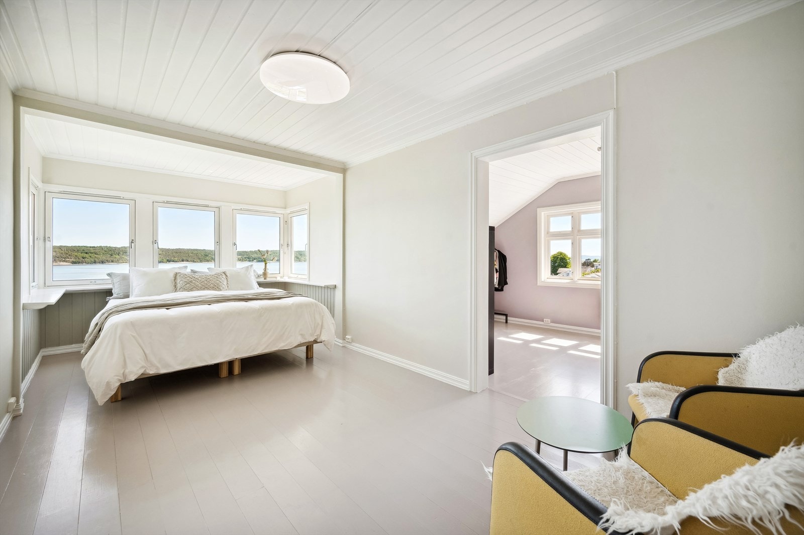 Nydelig størrelse på hovedsoverom Galleribilde