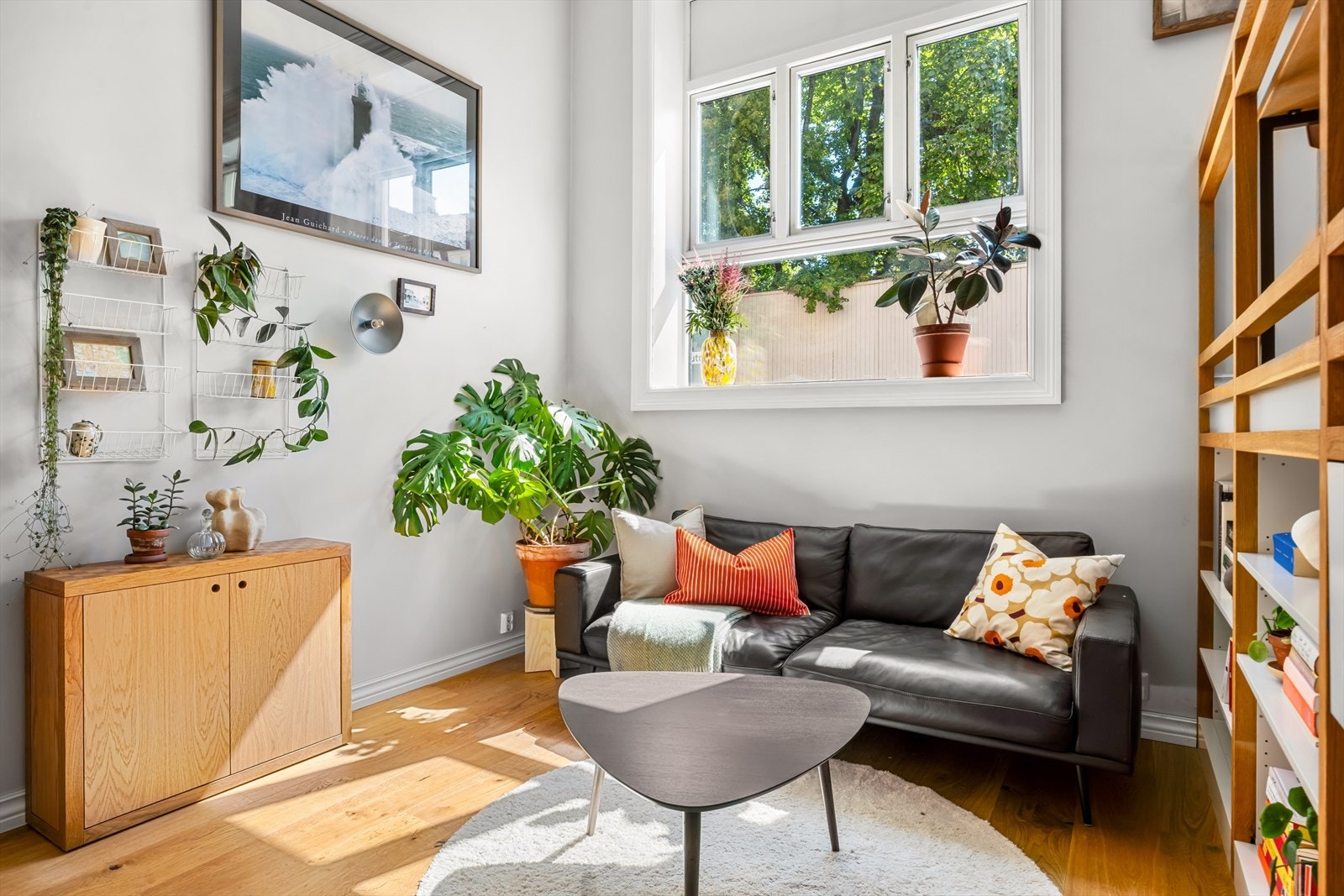 Den unike planløsningen gjør at de ulike oppholdssonene er adskilt. Galleribilde