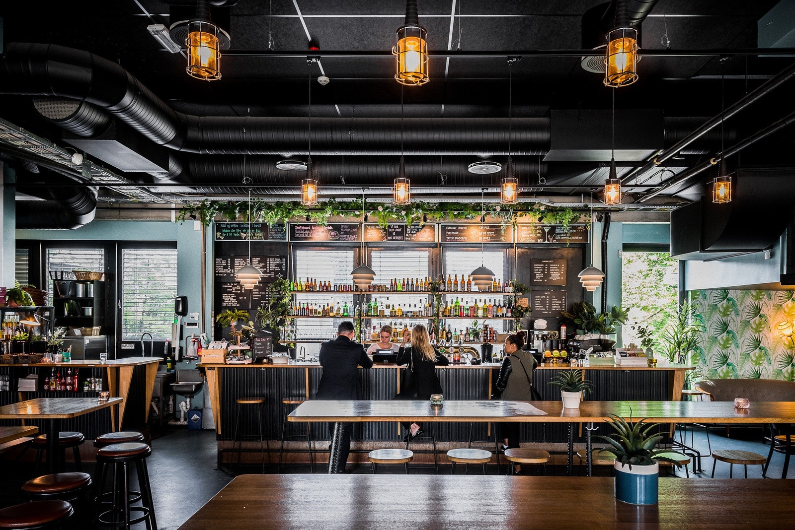 Kort vei til anerkjente restauranter og kaffebarer. Galleribilde