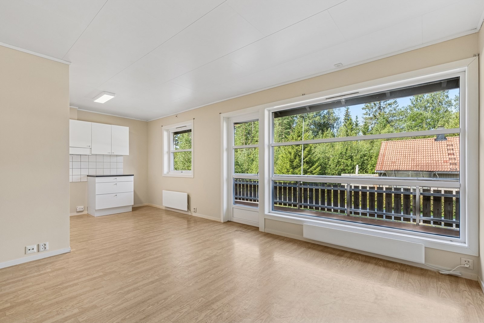 Utgang til vestvendt terrasse på ca. 12 m² Galleribilde