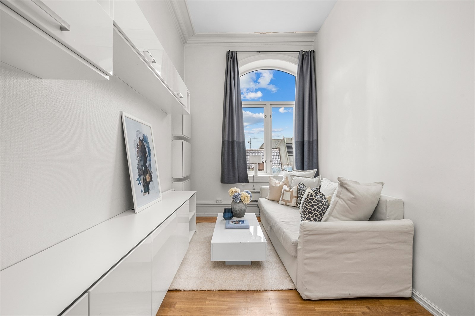 Det andre soverommet er på generøse 14,1m² og brukes av dagens eier som TV-stue. Galleribilde