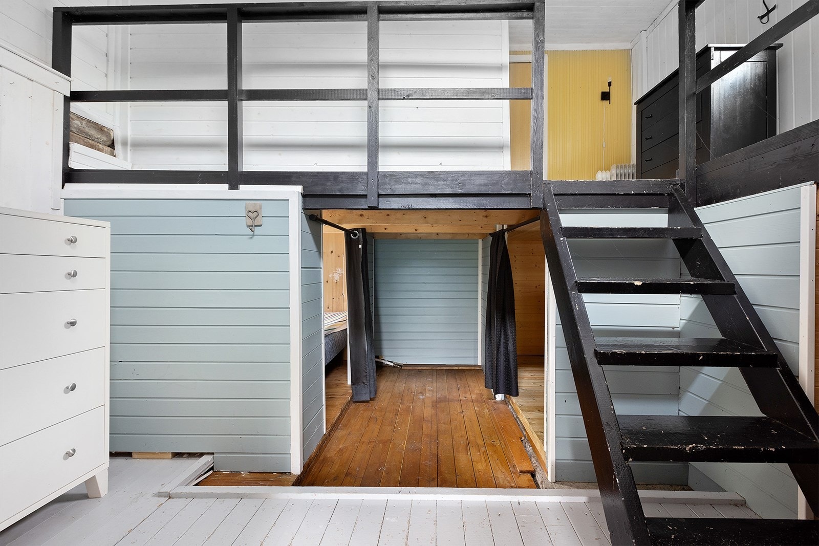 Det er et plan under hovedplan hvor det er veldig lav takhøyde Galleribilde