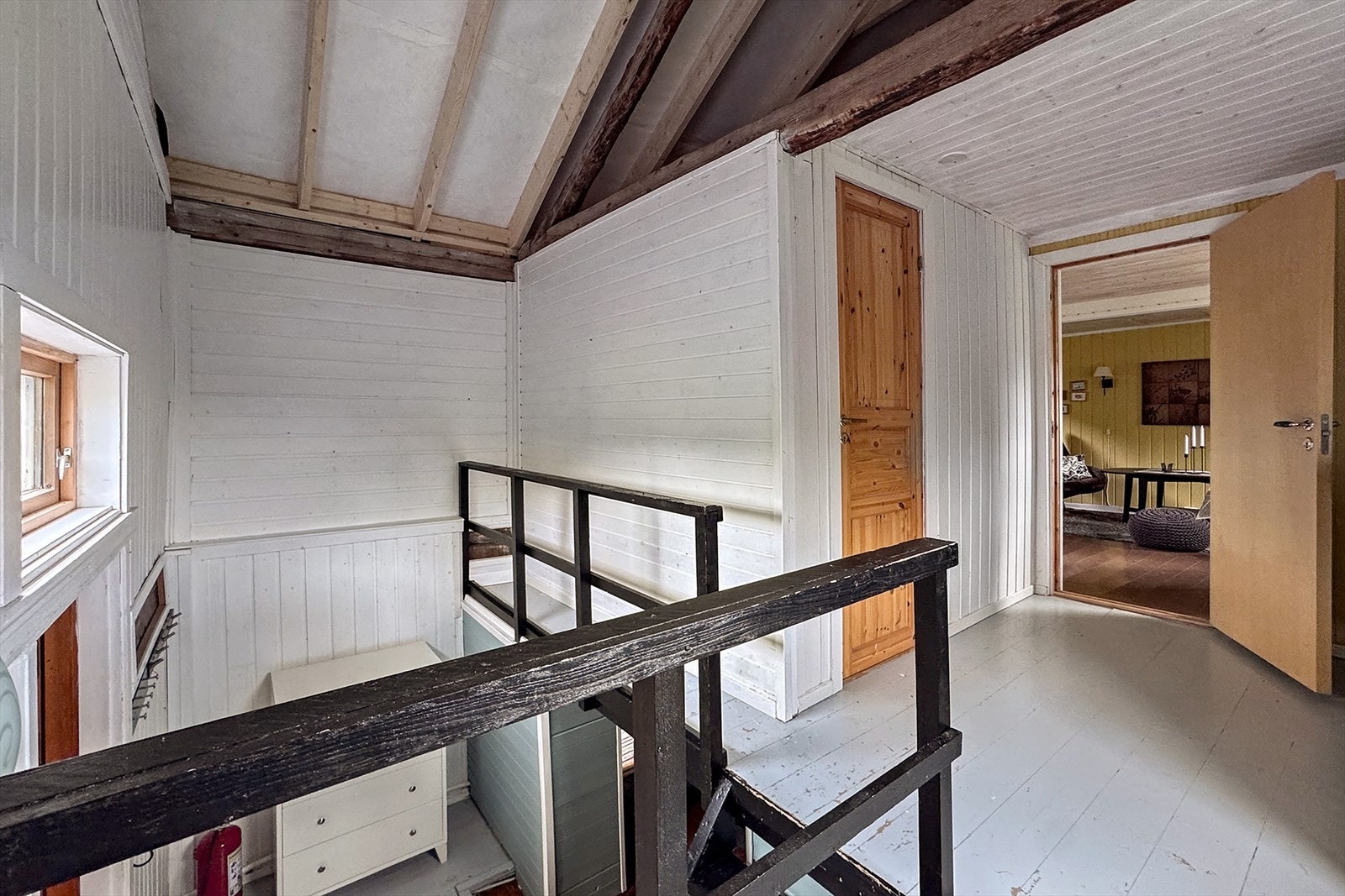 Trapp opp til hovedplan Galleribilde