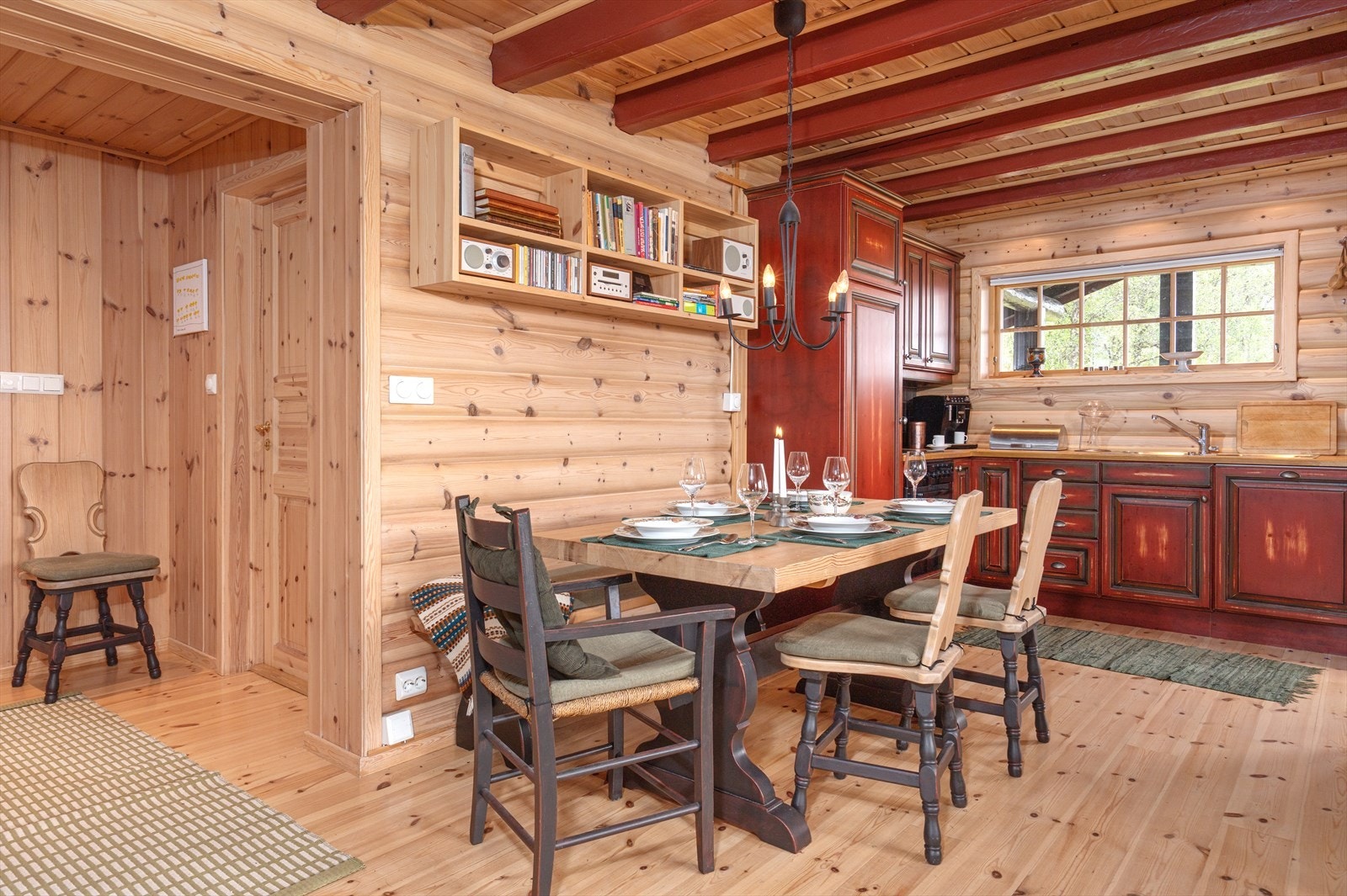 God plass til spisebord Galleribilde