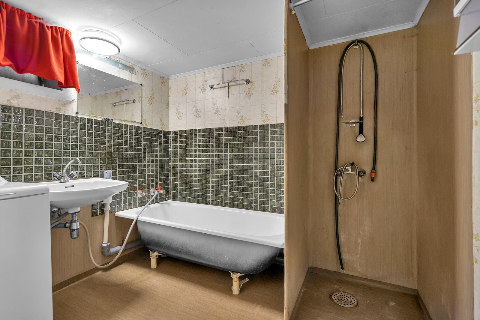 Bad /vaskerom i kjeller. Galleribilde