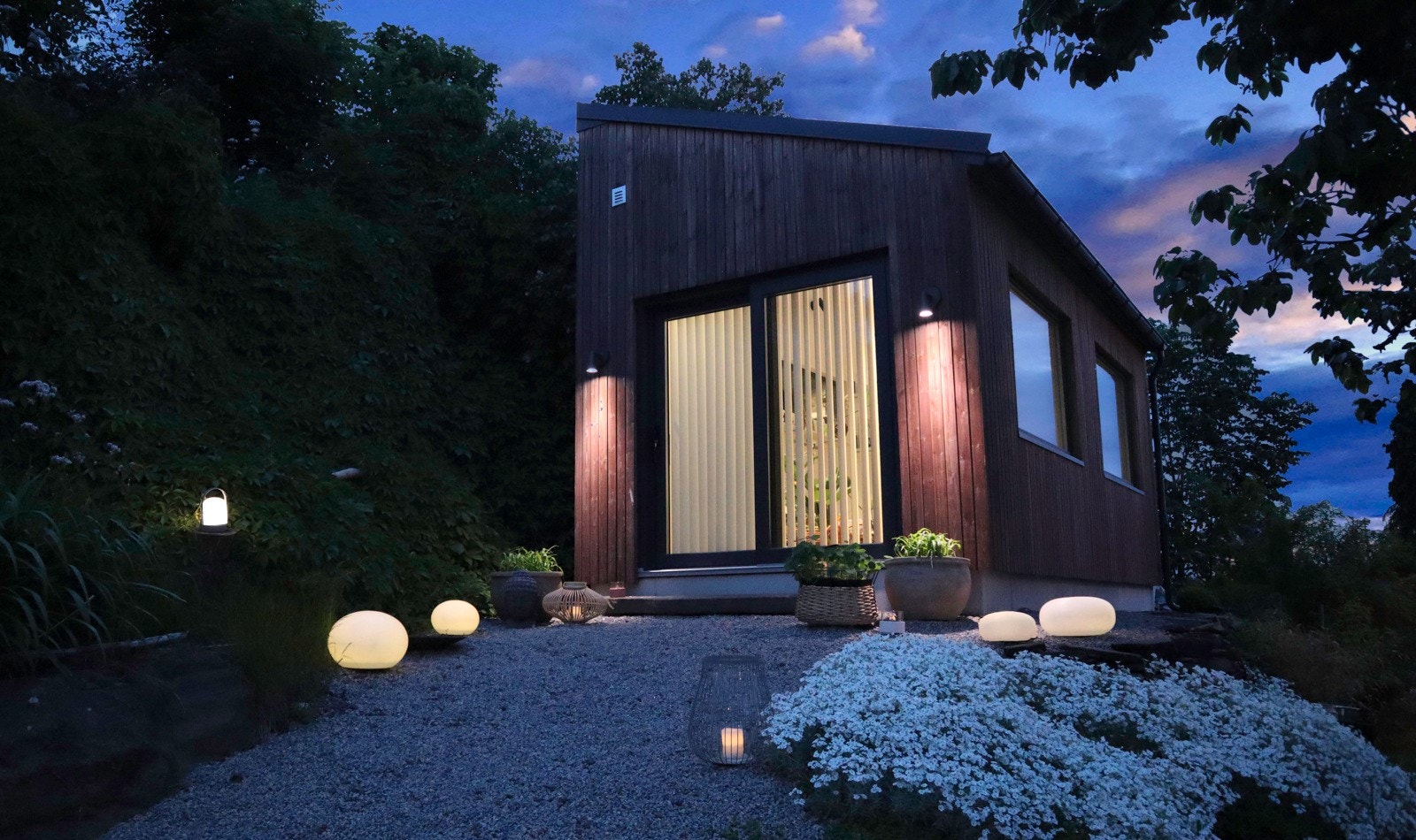 Kveldsstemning ved vinterhagen. Galleribilde