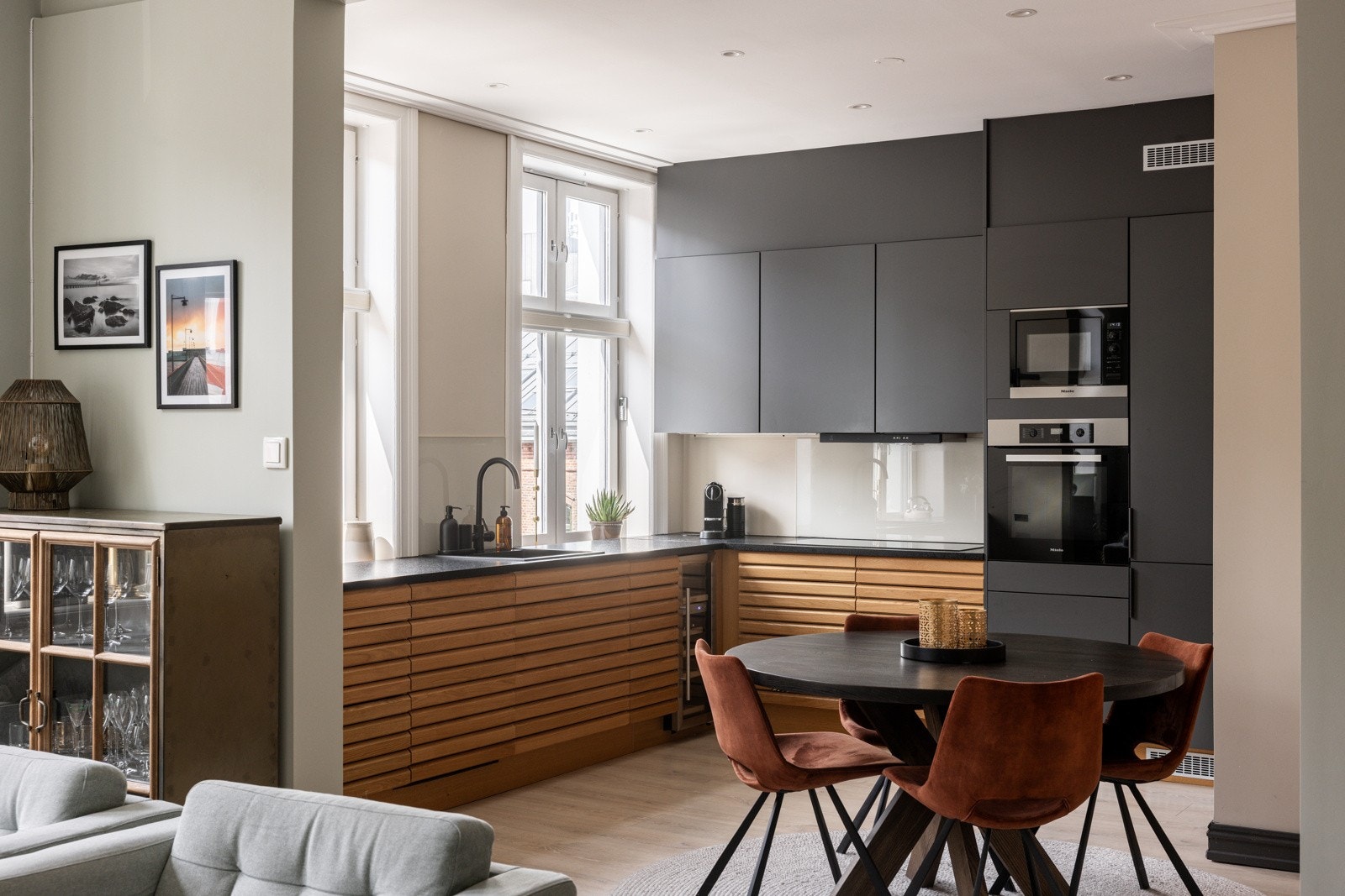 Velkommen til Seilduksgata 5B, presentert av Schala & Partners ved Torfinn Sørvang, tlf. 977 59 812. Galleribilde