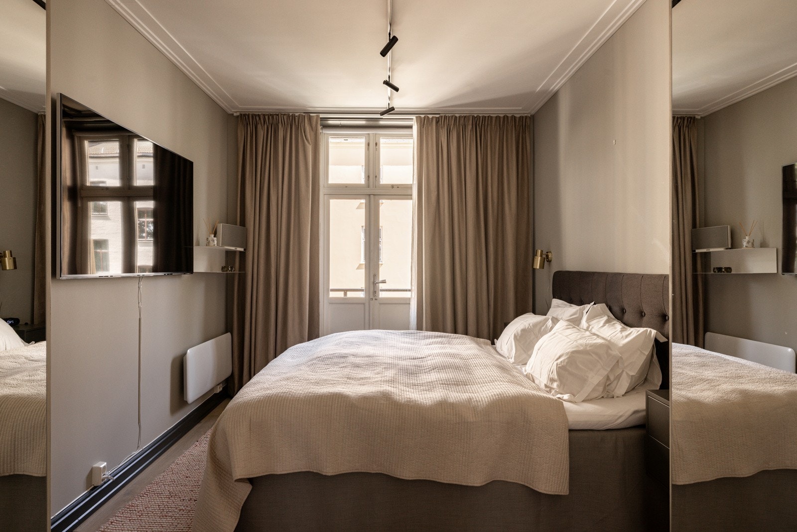 Leiligheten har tre gode soverom. 2 av 3 soverom er vendt mot rolig bakgård. Galleribilde