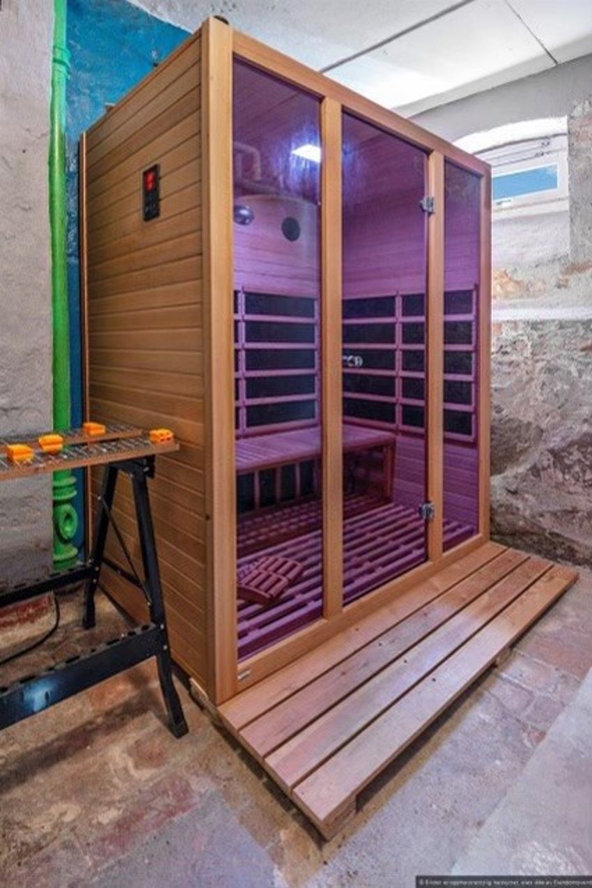 Badstue for beboerne i kjelleren. (Bilde fra tidligere salg). Galleribilde