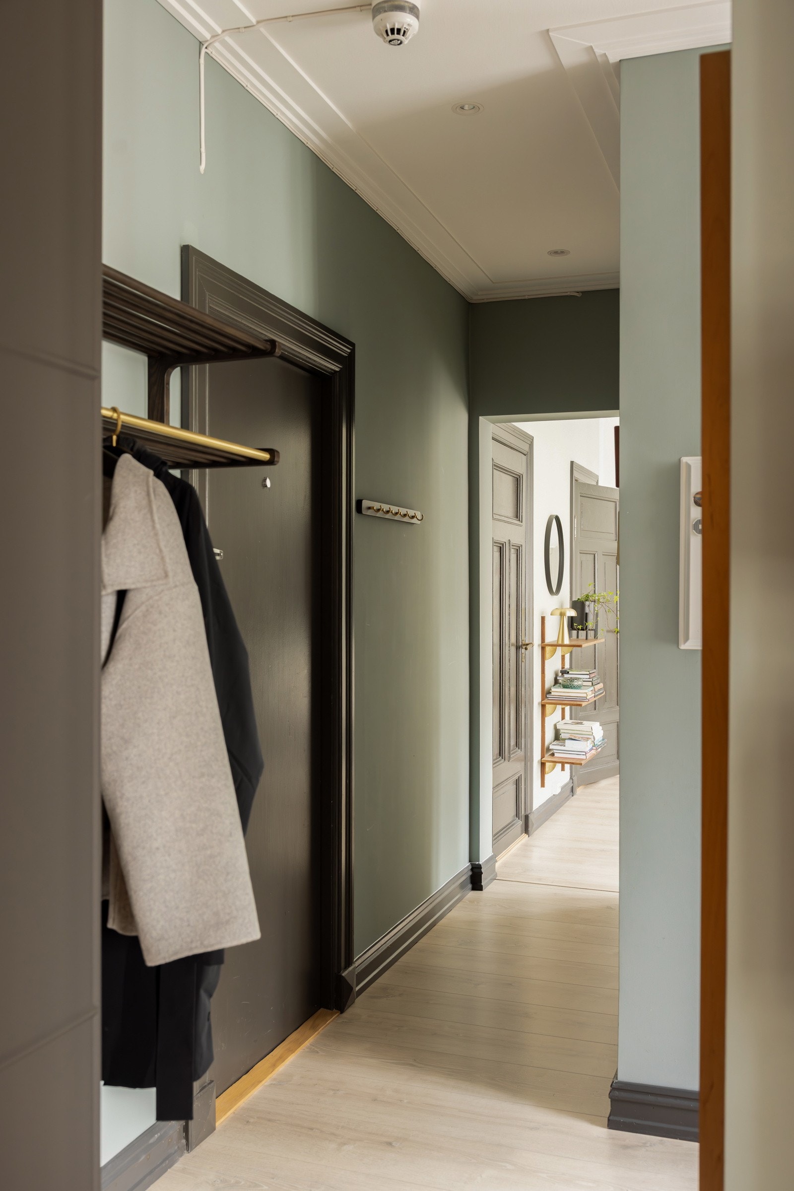 Det er downlights i himling og varme i gulvet. Galleribilde