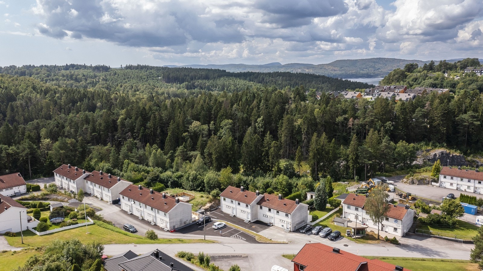 Skrapeklevvegen 19b ligger fint til på Skrapeklev, ca. 5 km fra Porsgrunn sentrum Galleribilde