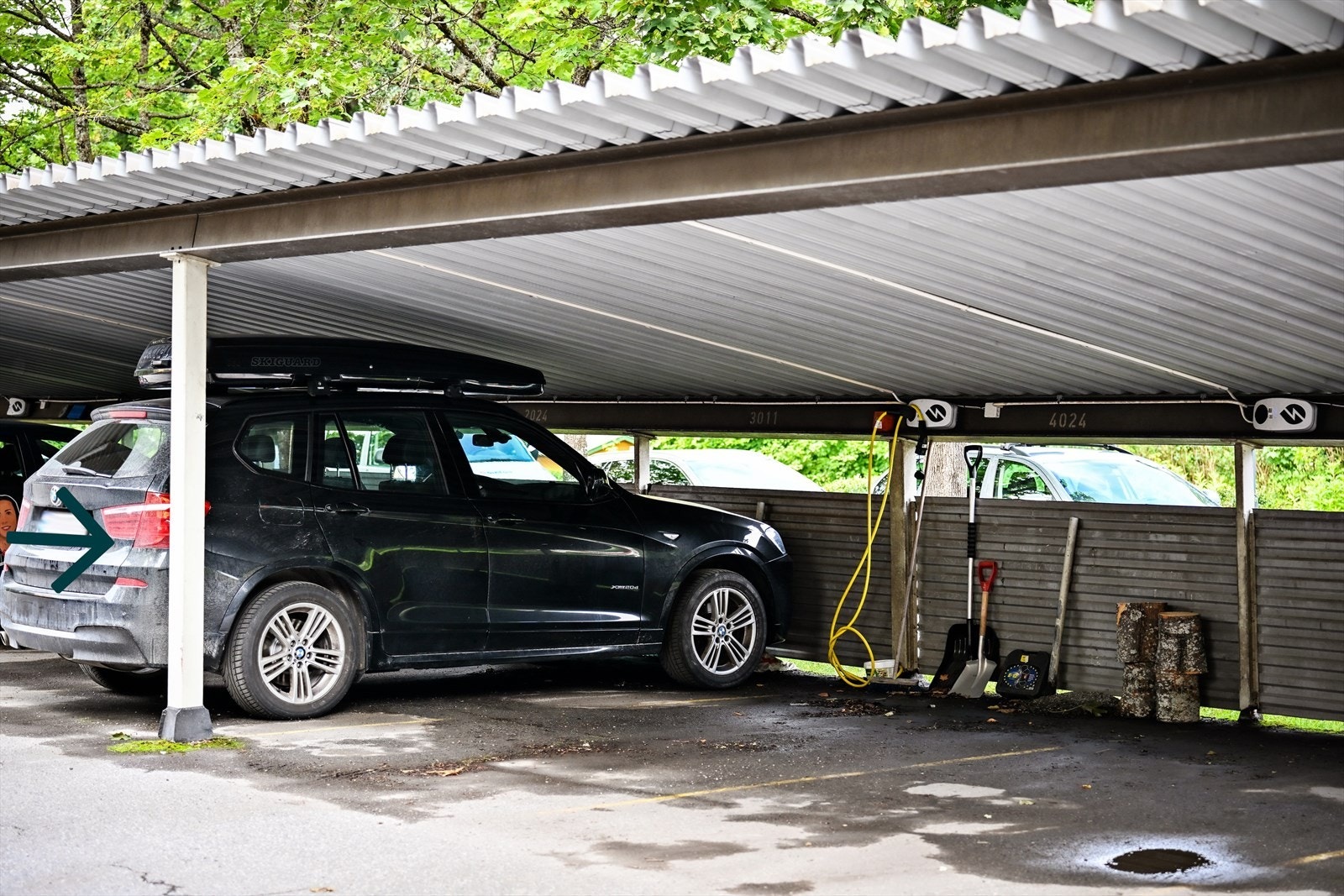 Fast parkeringsplass i borettslagets carport medfølger (plass 3011) Galleribilde
