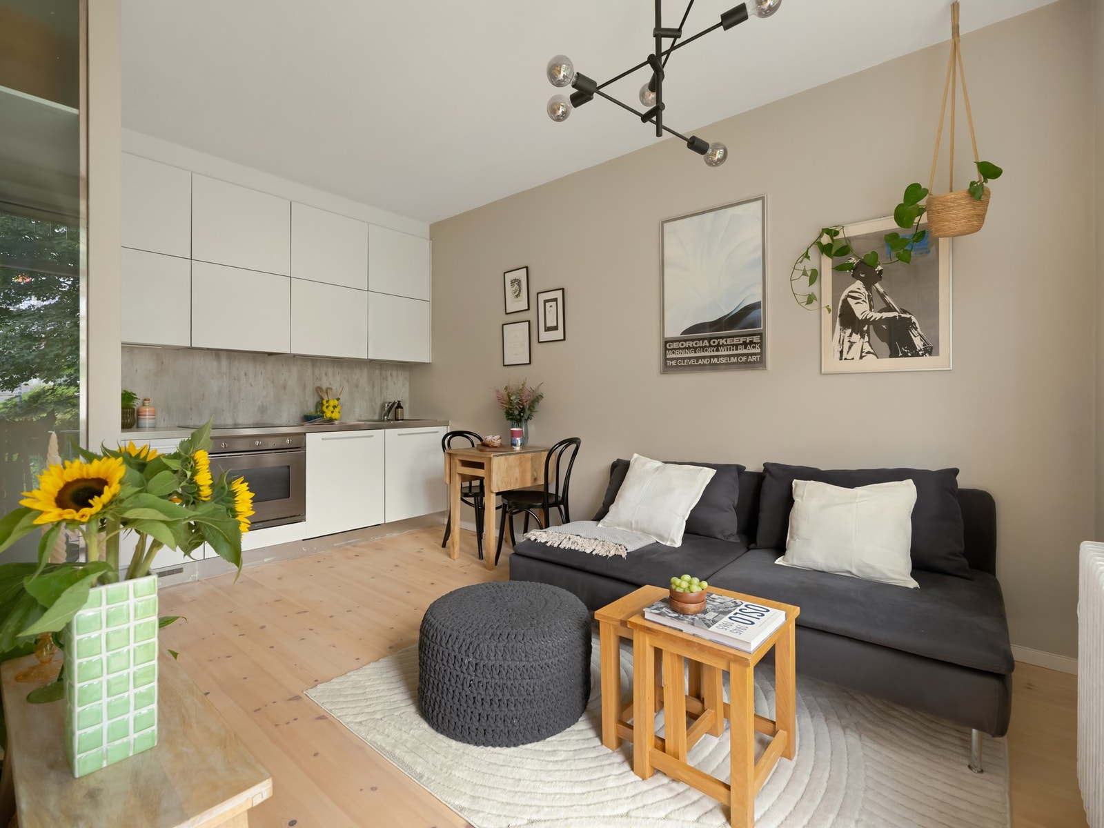 Den gode takhøyden på hele 2,62 m gjør at leiligheten oppleves ekstra luftig og romslig. Galleribilde