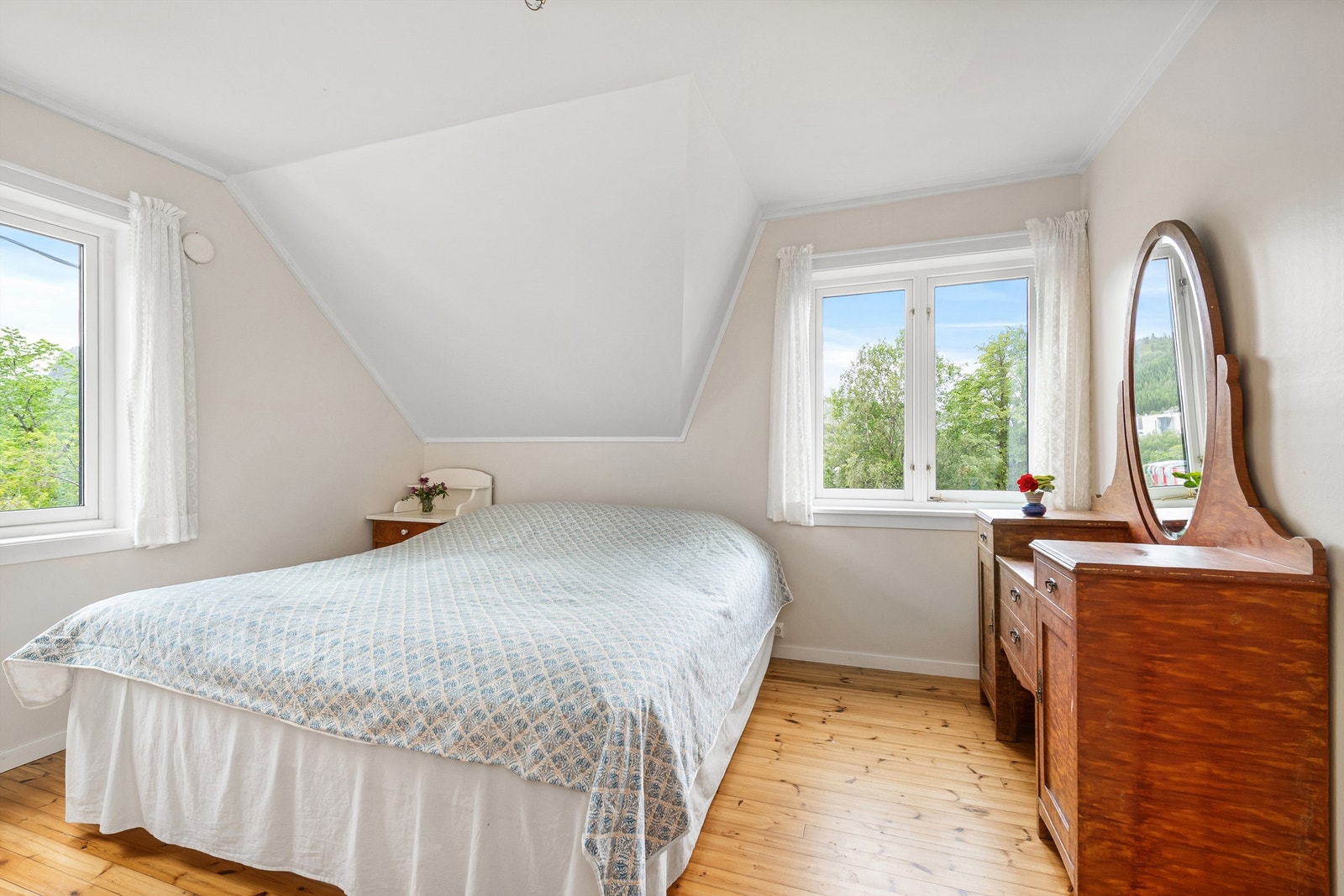 Hovedsoverom i 2. etasje Galleribilde