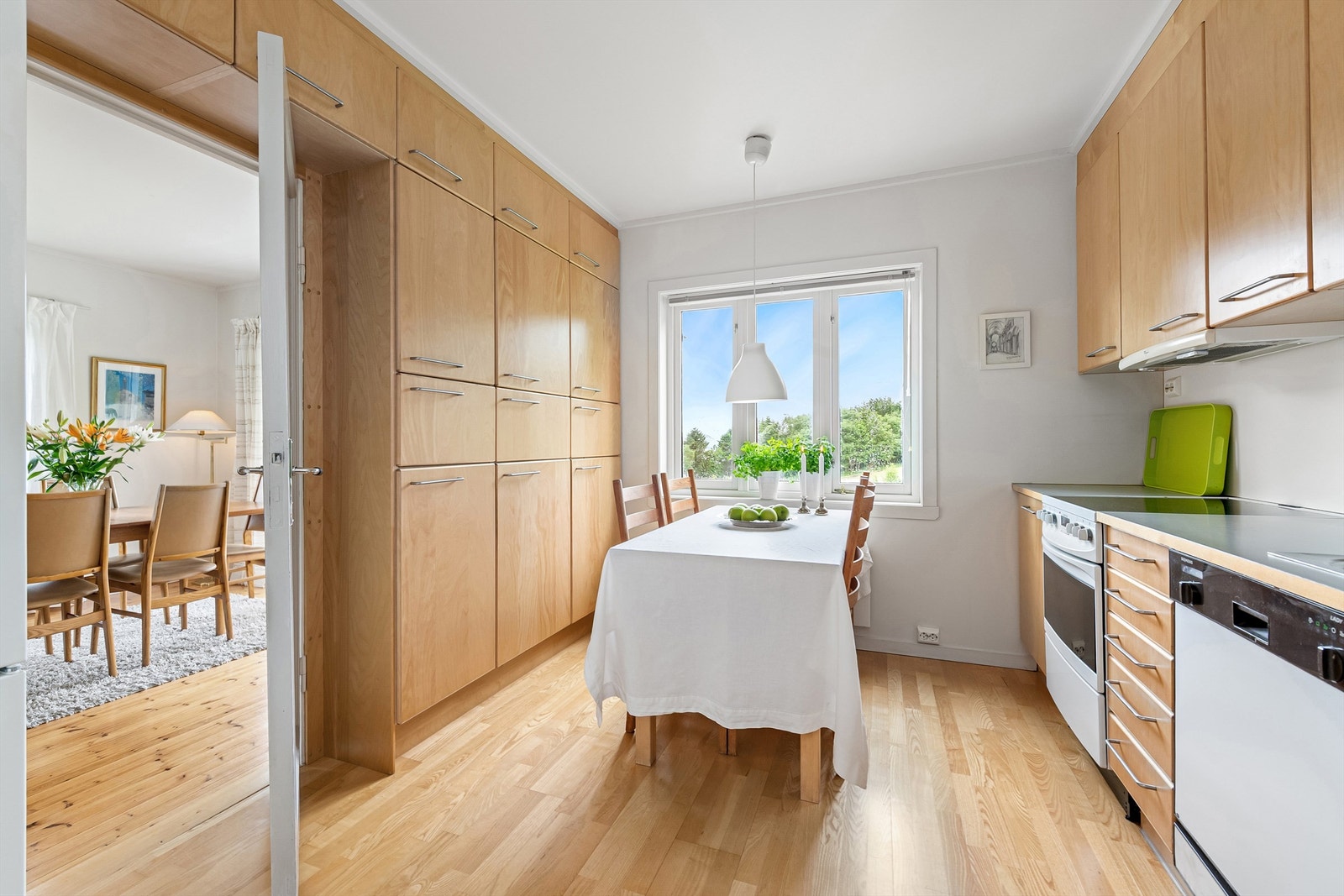 Kjøkken med spiseplass Galleribilde