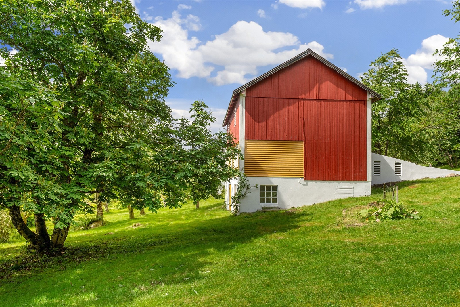Fasade låve mot øst Galleribilde