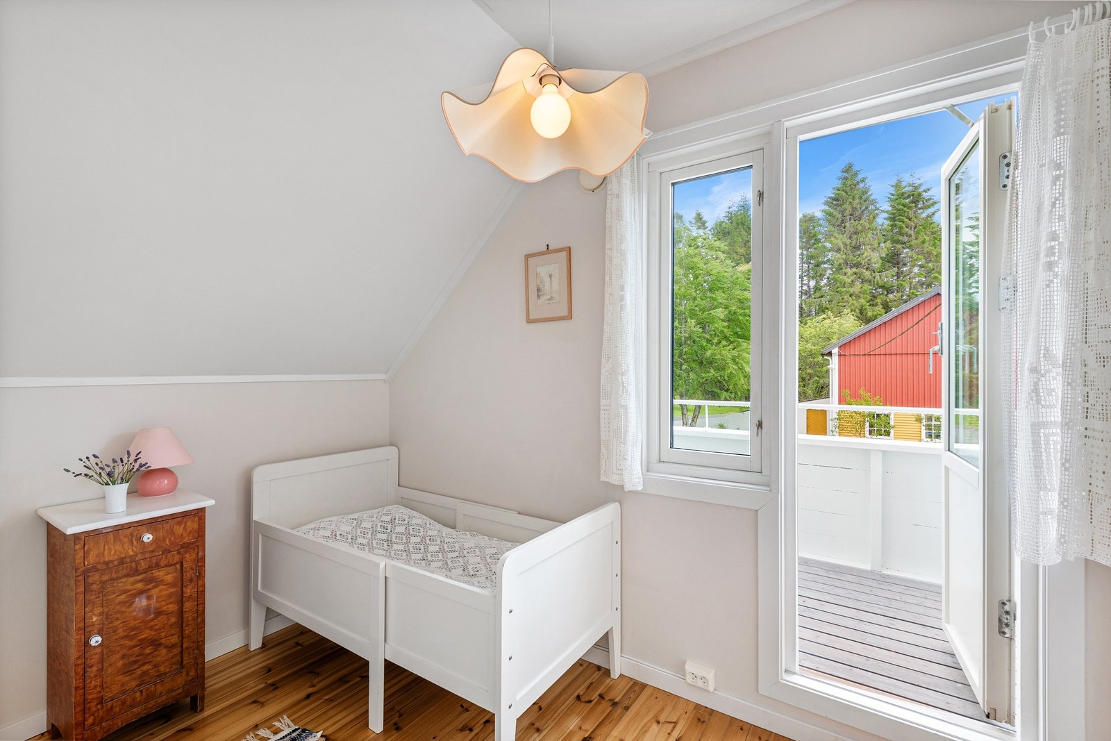 Soverom 3 med utg. til balkong Galleribilde