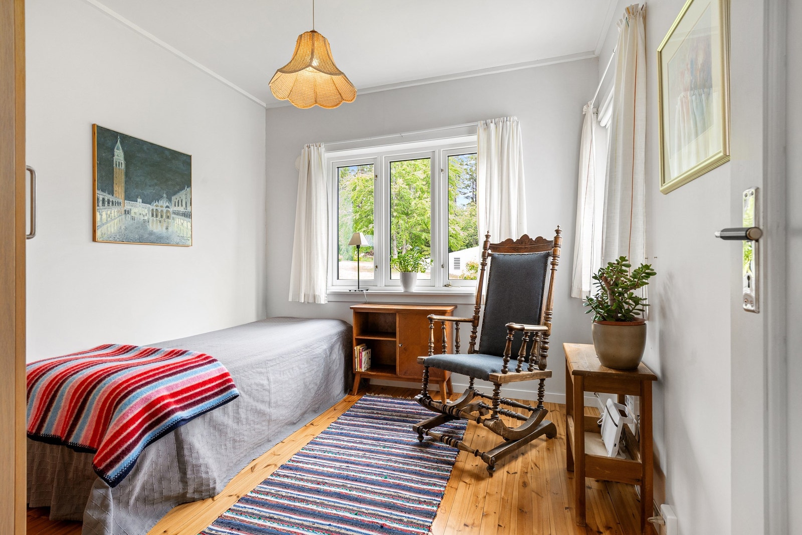 Soverom i 1. etasje Galleribilde