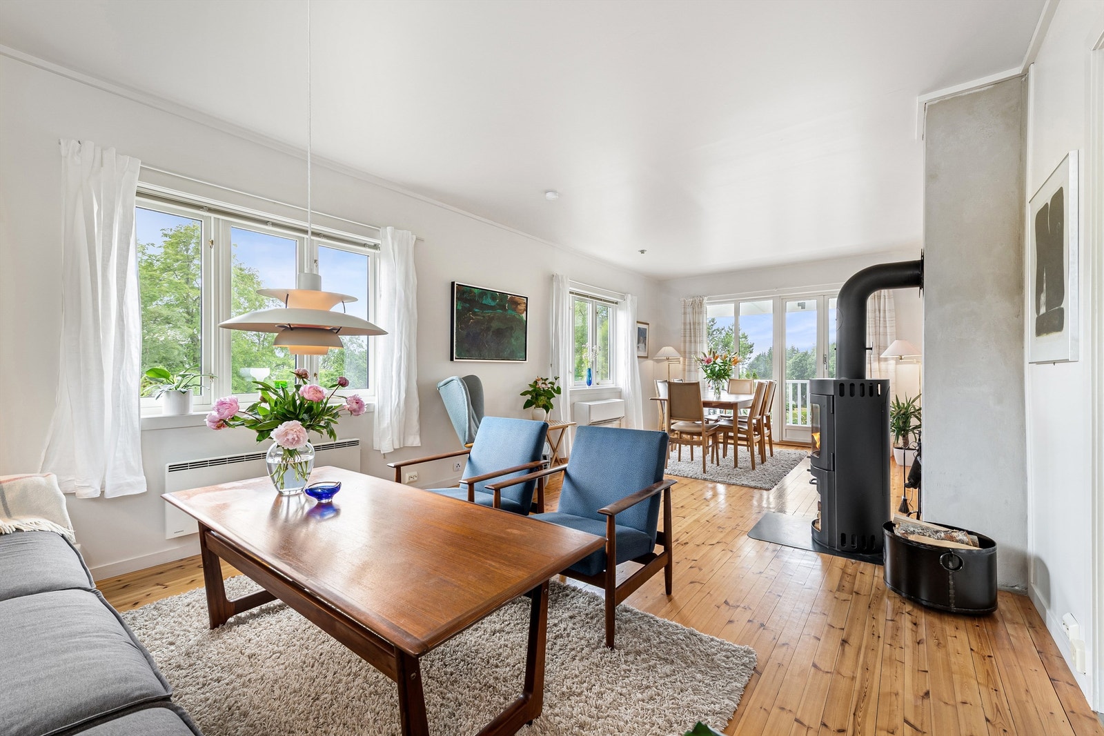 Stue/spisestue i hovedetasjen Galleribilde