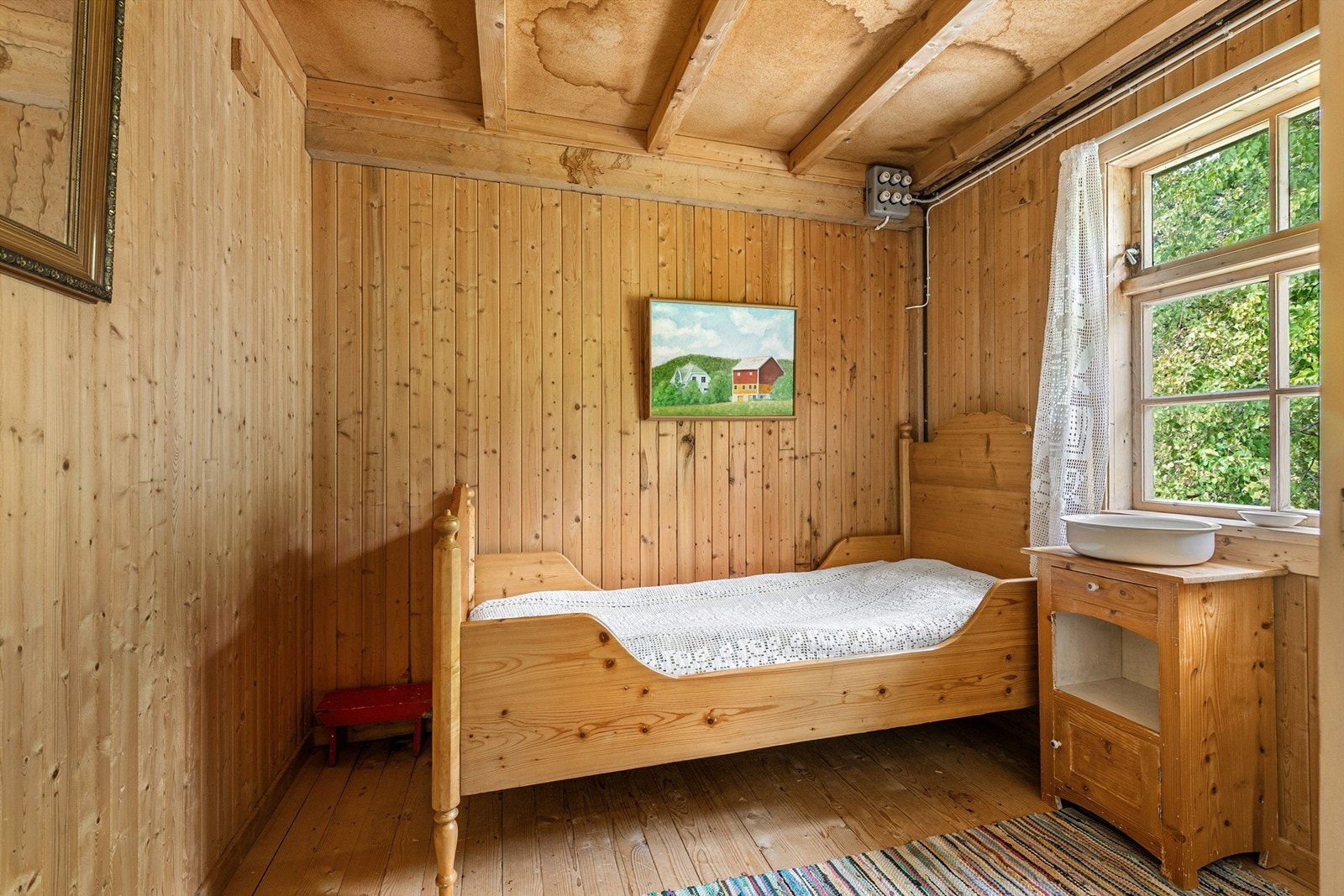 Innredet rom i låven Galleribilde