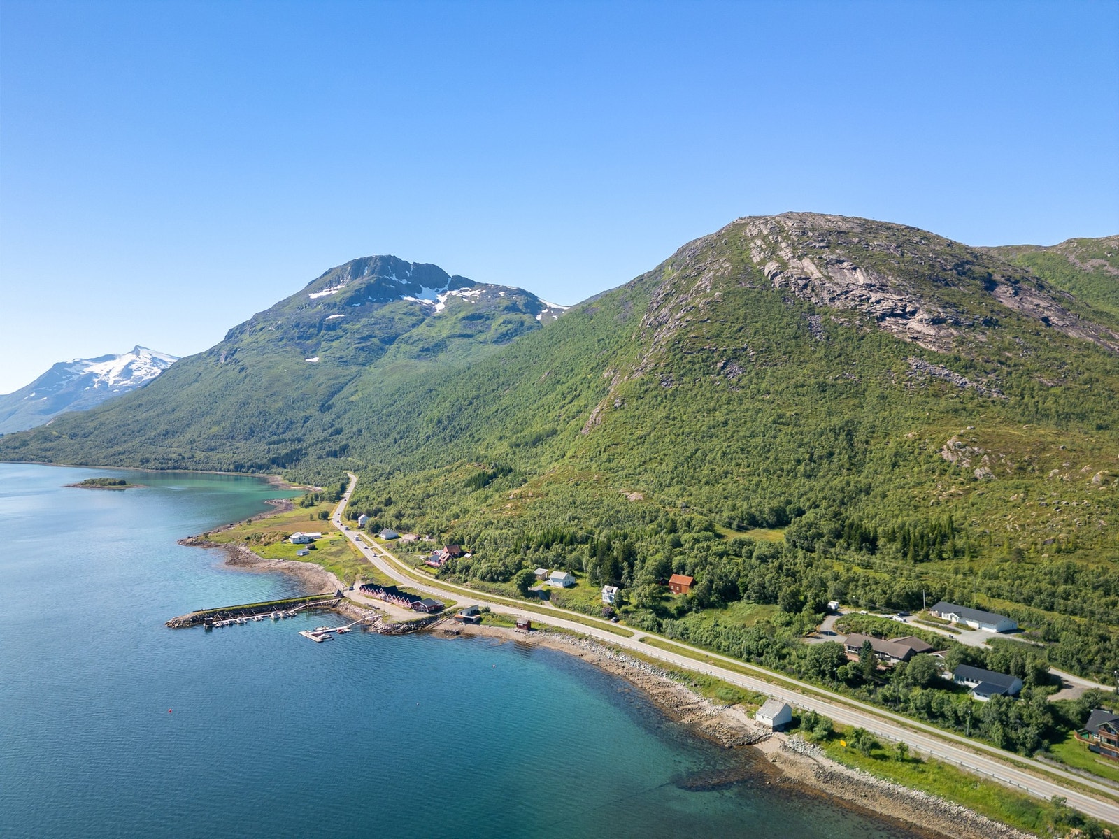 Turløype og natur rett utenfor eiendommen Galleribilde