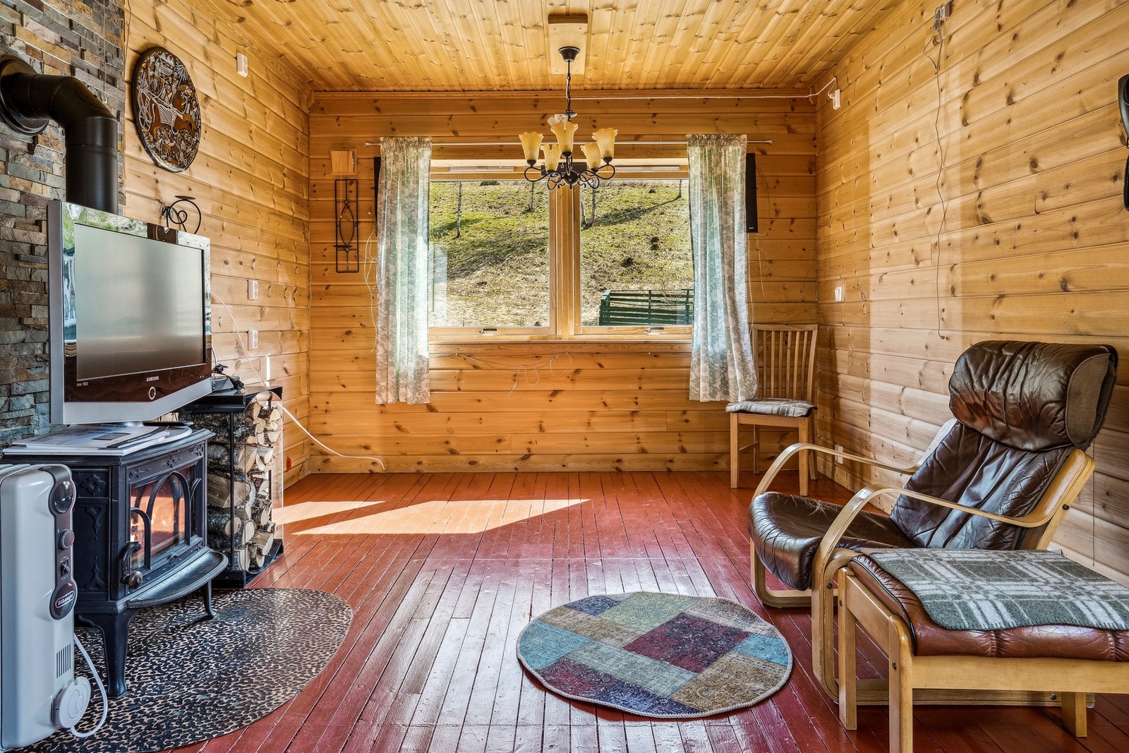 Stuen har plass til flere sosiale soner Galleribilde