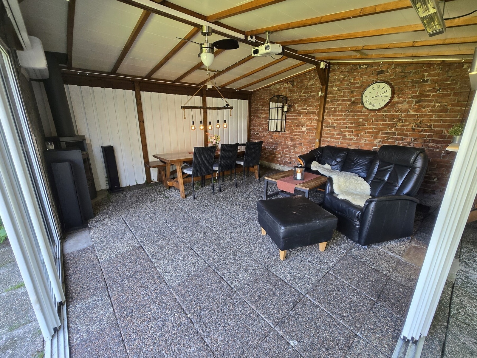 Utestue med plass til storfamilien eller private selskaper. Galleribilde