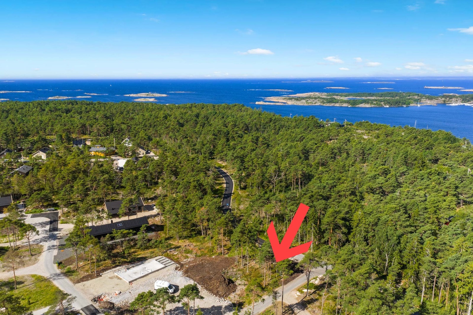 Dronefoto fra tomten juli 2025 Galleribilde