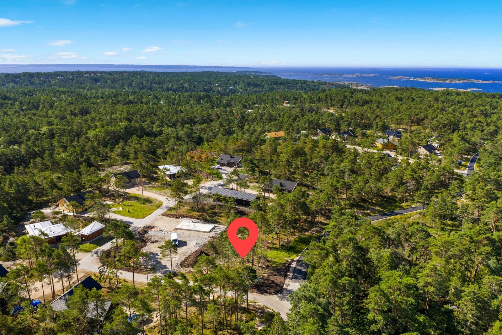 Dronefoto fra tomten juli 2025 Galleribilde