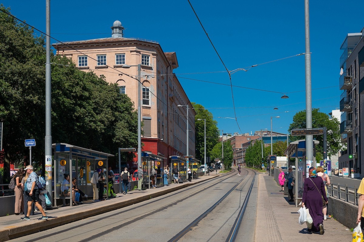 - Et par minutters gange opp til Carl Berner med masse butikker og alt av kollektivtilbud - Galleribilde