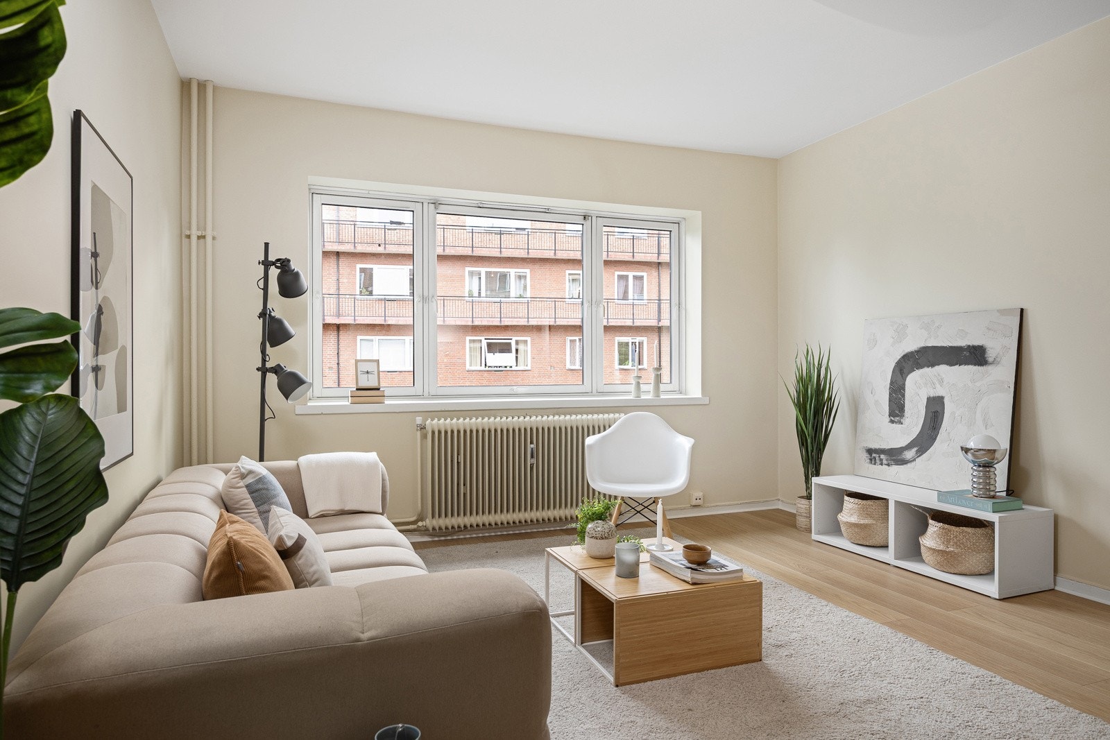 - Varmtvann og oppvarming (fjernvarme) er inkludert i fellesutgifter. Dette gir svært lave strømutgifter - Galleribilde