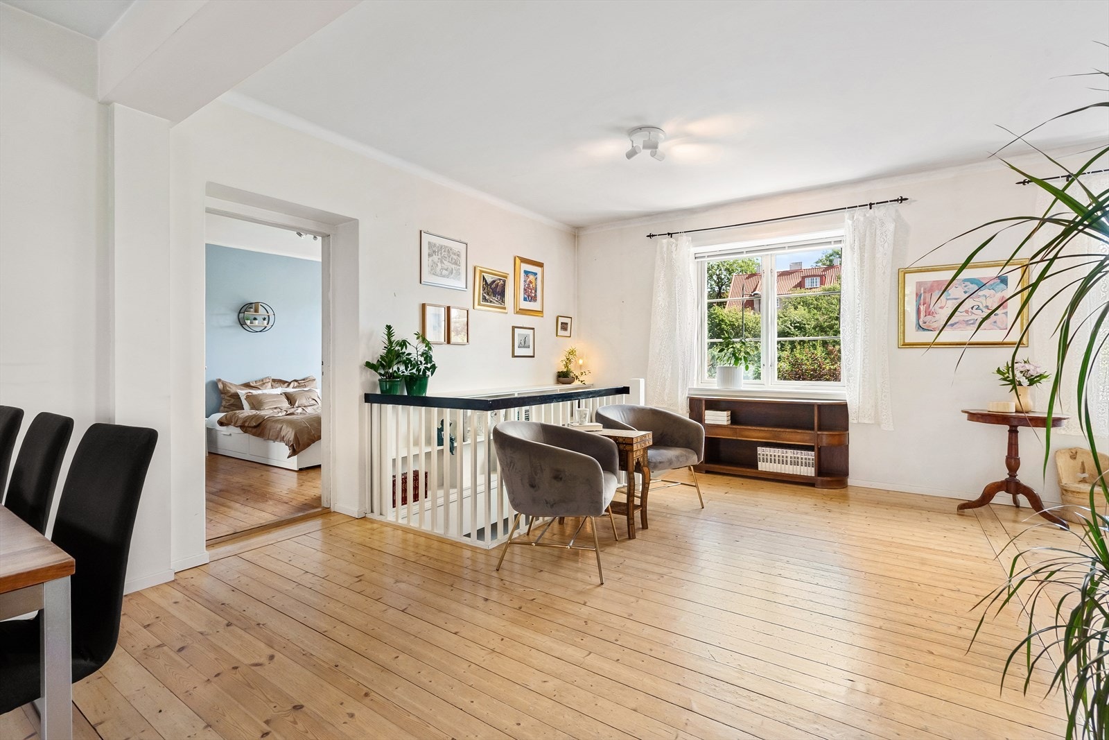 Stuen har en god takhøyde på 2,68 meter. Galleribilde