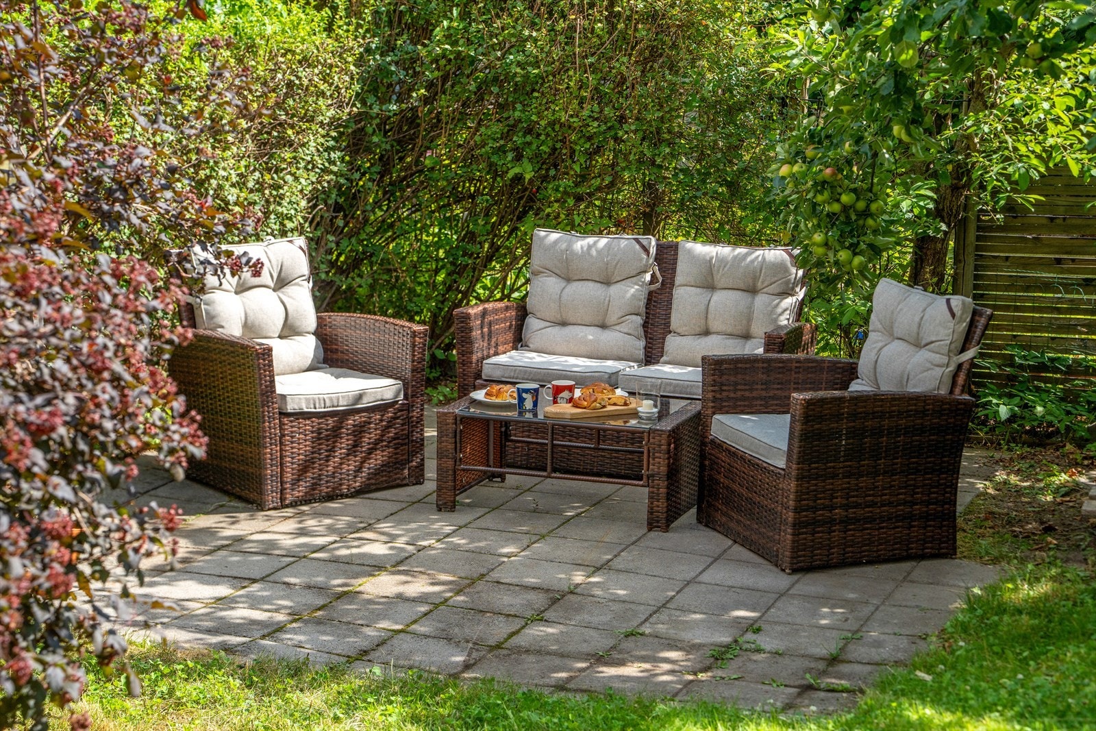 Mer enn bare en uteplass - et virkelig fantastisk oppholdssted for store og små. Galleribilde