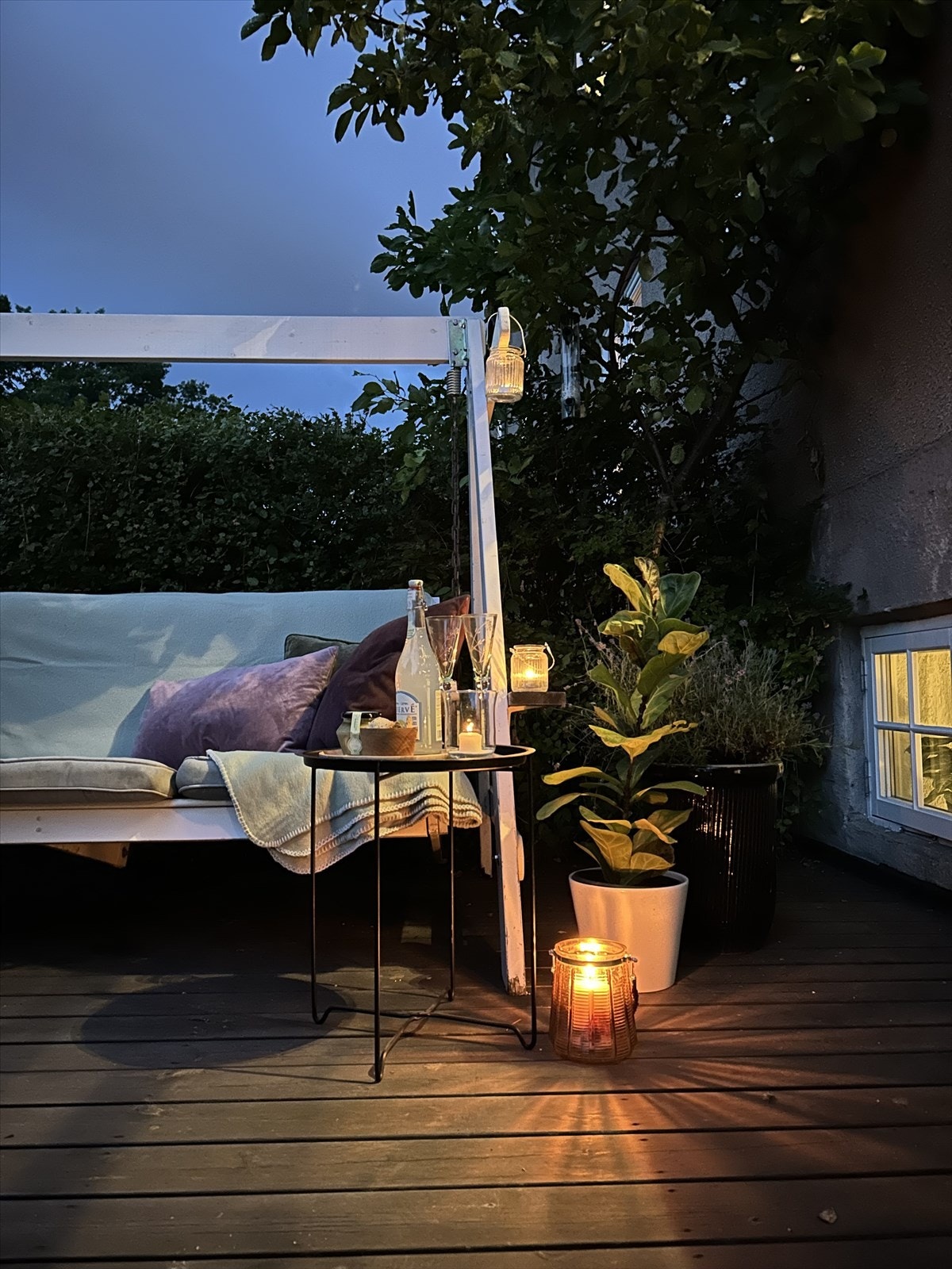 Terrasse kveld. Galleribilde