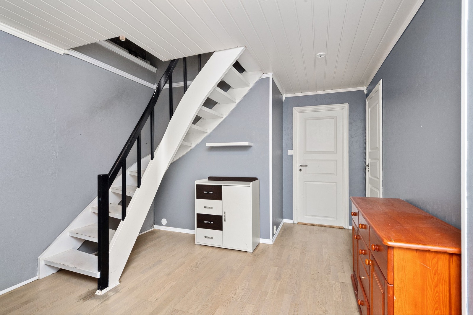 Gang i underetasje Galleribilde