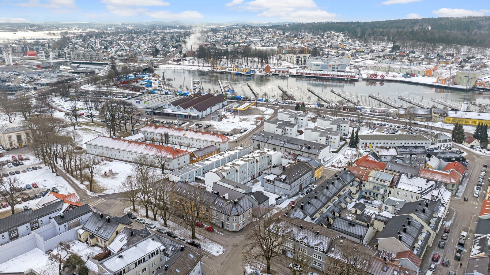 Tønsberg stadion ligger i gangavstand fra boligen, og herfra har du blant annet et godt utgangspunkt for fine rekreasjonsmuligheter i Frodeåsen. Galleribilde