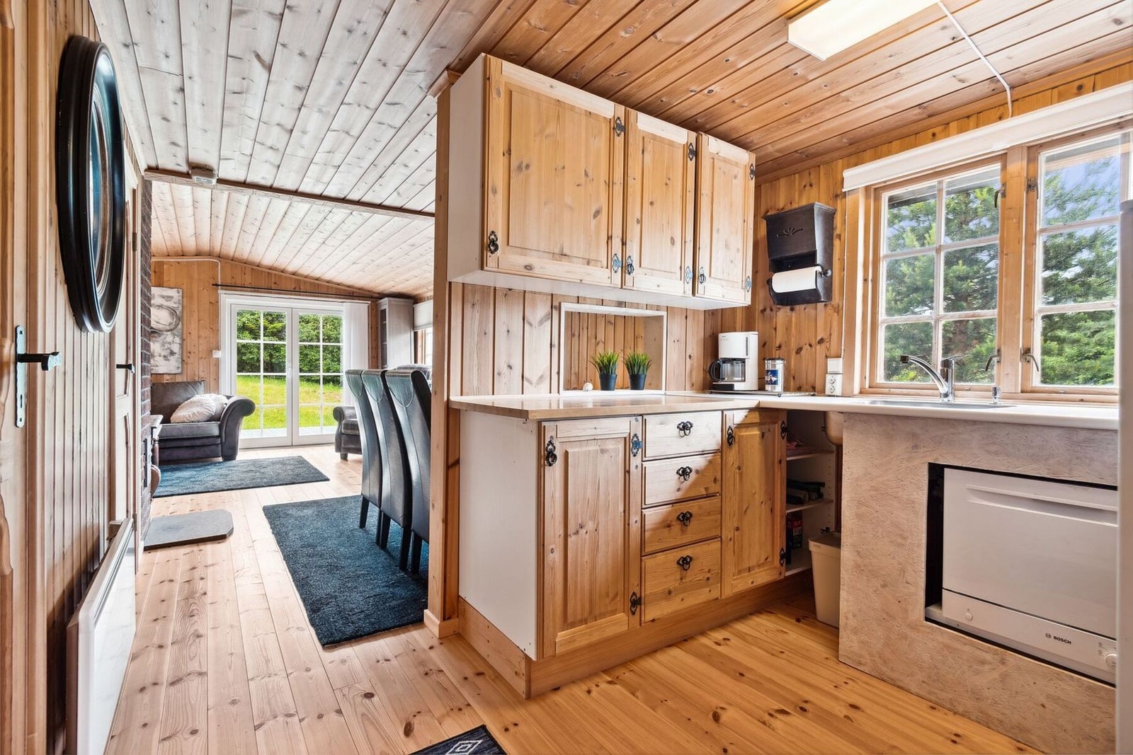 Videre kommer man inn til kjøkkenet. Galleribilde