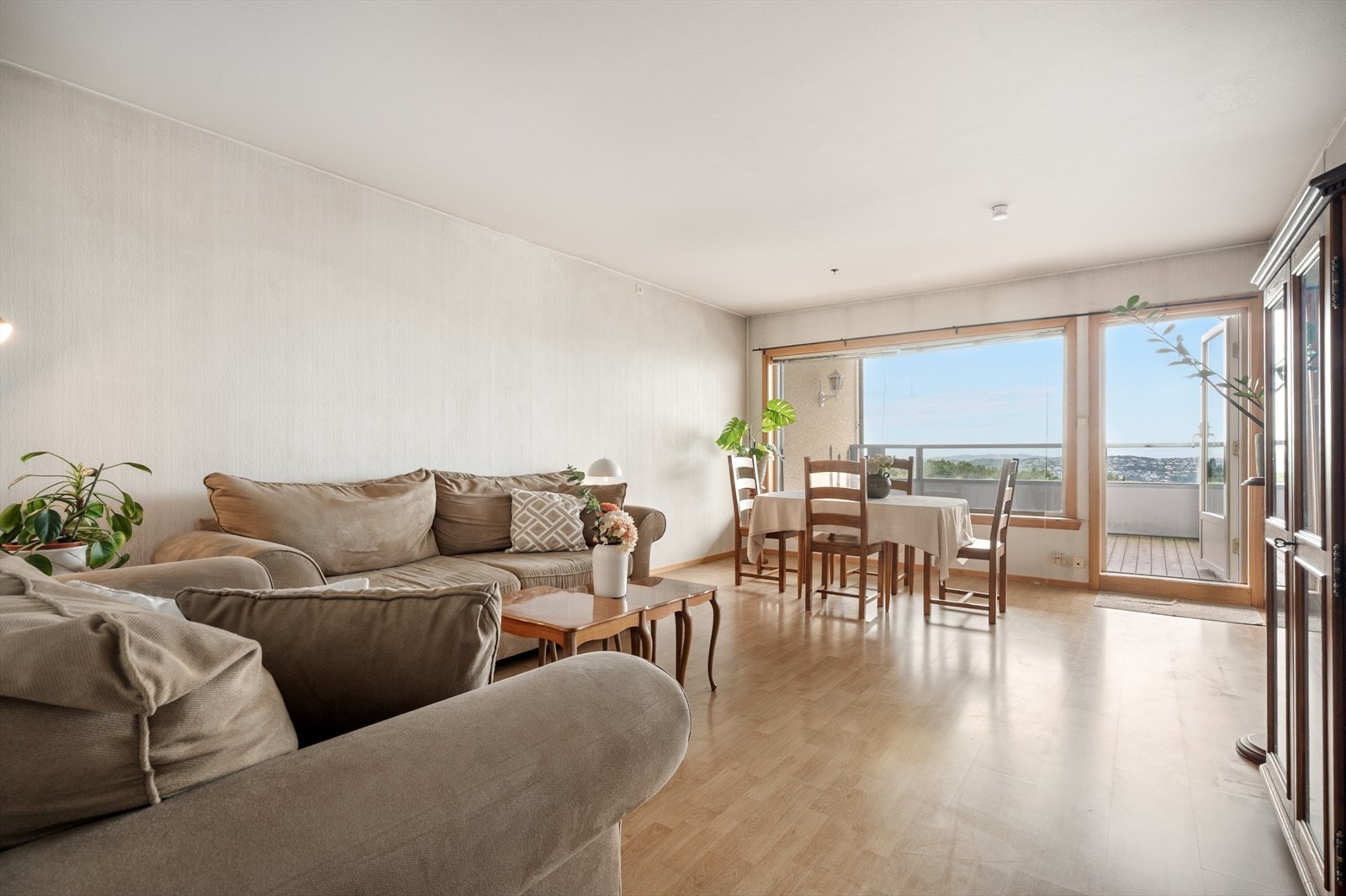 Stor stue som måles til hele 24,5 m². Galleribilde