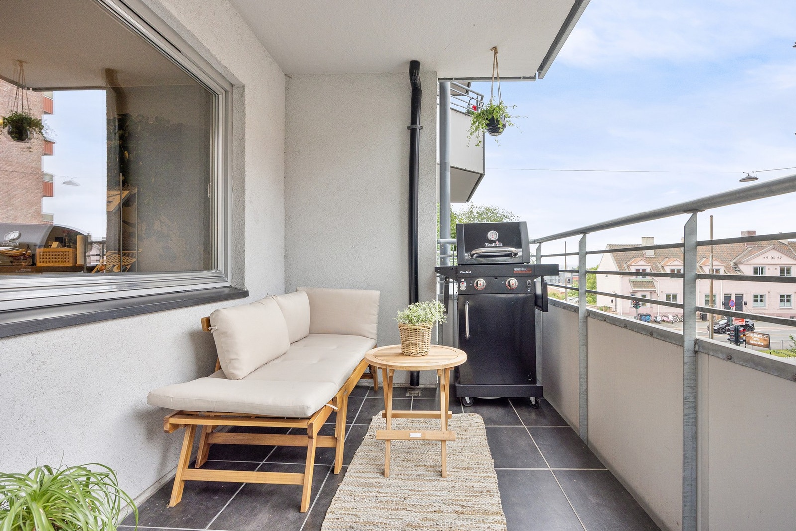 Lys og flott 2-roms i byggets 2.etasje. Galleribilde