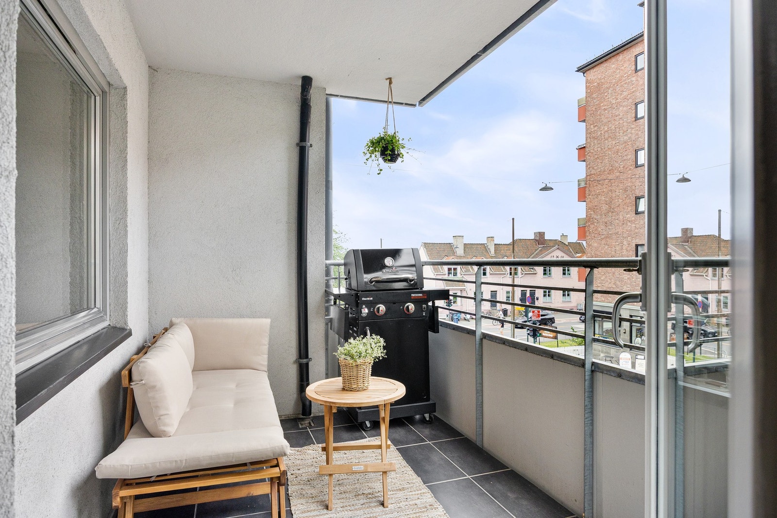 Herlig, vestvendt balkong på 7 kvm. Galleribilde