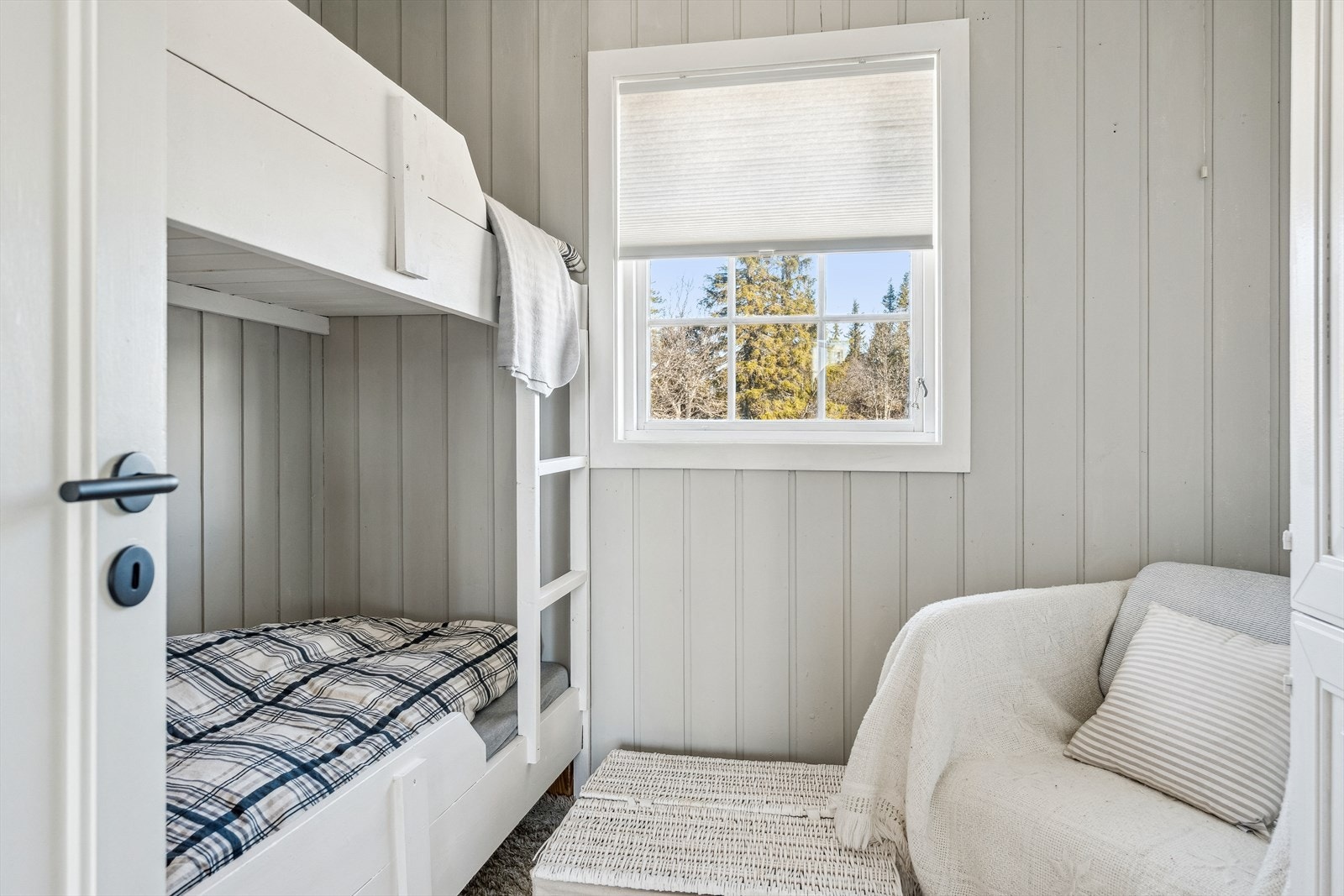 Soverom II med plassbygd køyeseng. Galleribilde