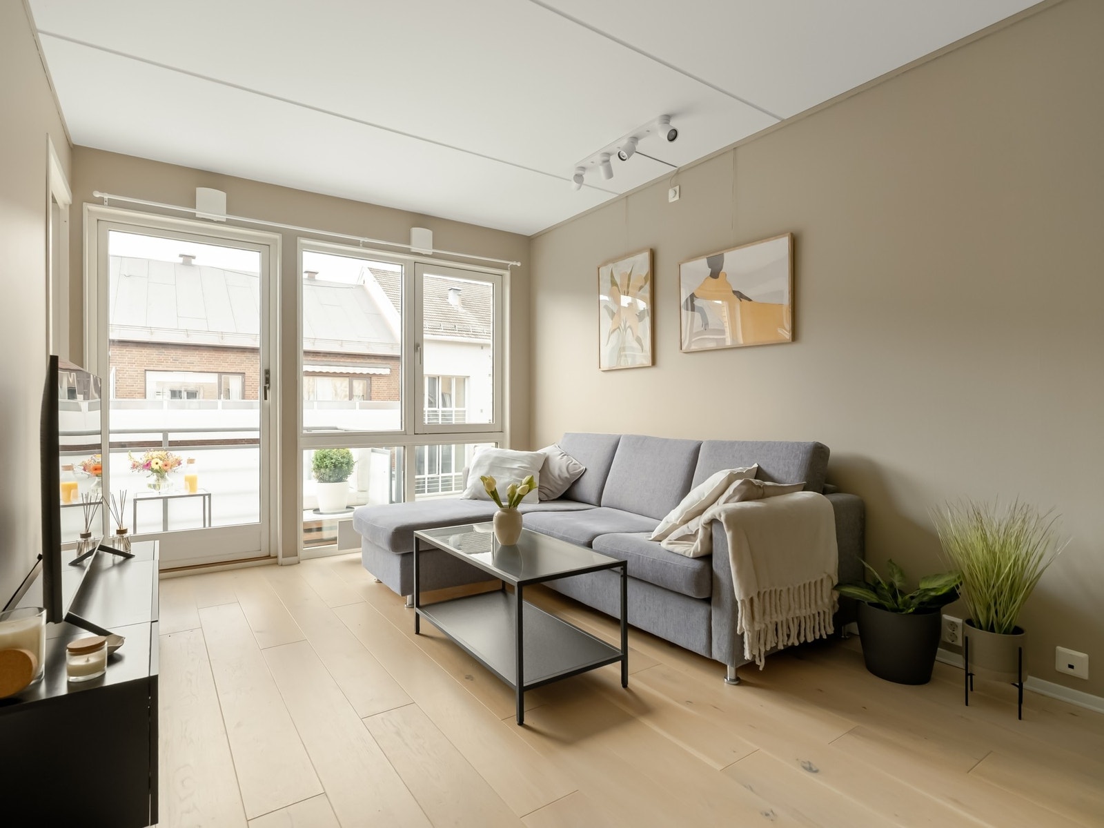 Det er verdt å nevne at både internett og kabel-TV er inkludert i månedlige fellesutgifter. Galleribilde