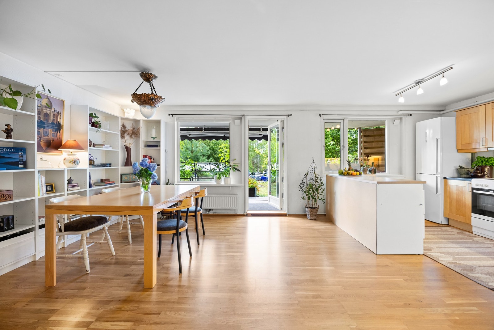 Fyring og varmtvann inkludert. Galleribilde